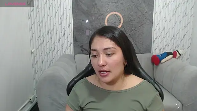 Ivony18_b Live XXX Chat