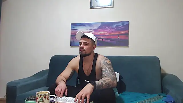 Tiberius_hunk Live XXX-Chat