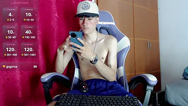 Johnny_cagee_ 网络视讯表演