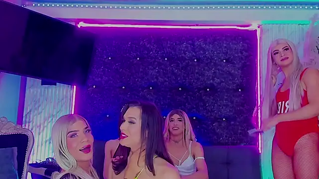 Queens_Wonders_Blonders Chat XXX in diretta