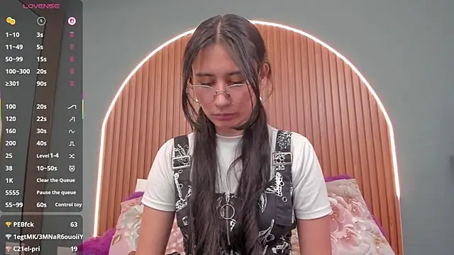 NayeCloud's Live XXX Chat