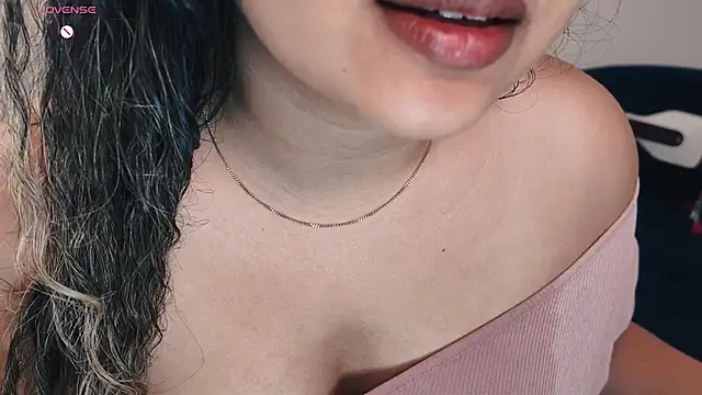 Chat XXX Live _neesha_414_