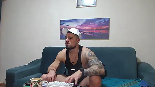 Tiberius_hunk Live XXX-chat