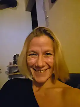 yola181n Live XXX chat