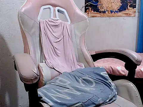 دردشة Mistress_Bigcockts الجنسية المباشرة