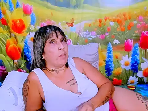 indianroxy Adlı Modelin Canlı XXX Sohbeti