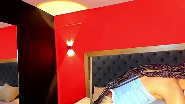 YayaHiltonn Webbikameraesitys