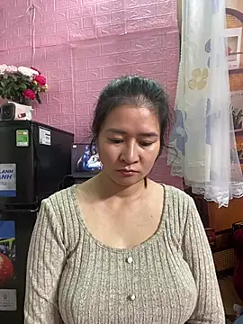 Bollozzy_89 即時 XXX 聊天