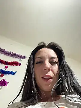 Almmaxxxx Adlı Modelin Canlı XXX Sohbeti