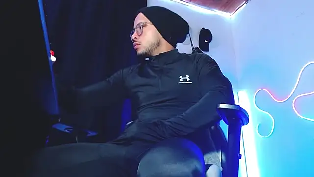 Онлайн чат XXX sebastian_horny