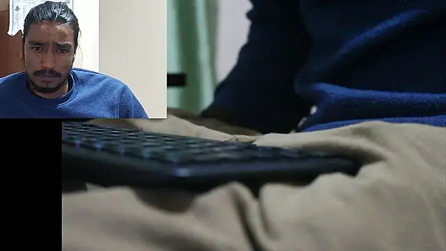 Gre3k_god Show in webcam