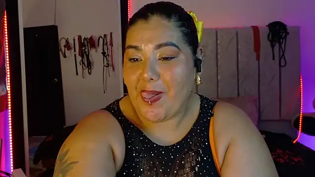 AndreaKinky 即時 XXX 聊天