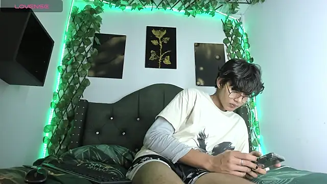 Онлайн чат XXX Derenn_