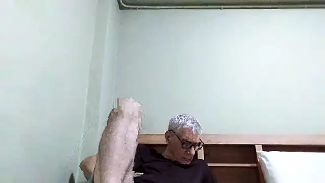 BIGUNCUTHARDCOCK's Live XXX Chat