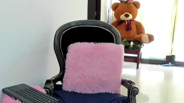 Živý XXX chat __Emma__11__Lecat_