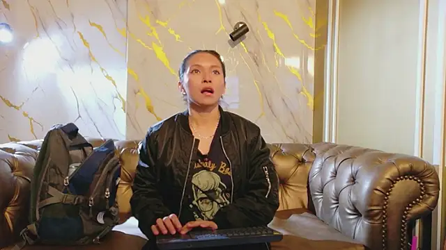 Cloe16_'s Live XXX Chat