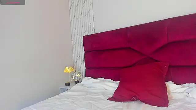 Selena_Cruzz Adlı Modelin Canlı XXX Sohbeti