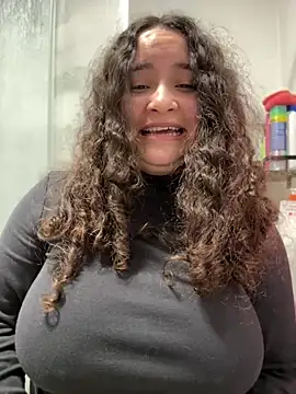 Sweet_sully__ Chat XXX live