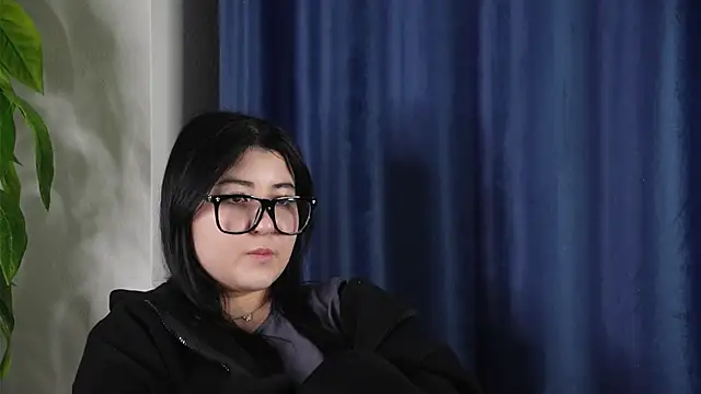 Chat XXX ao vivo de ElnaSharits