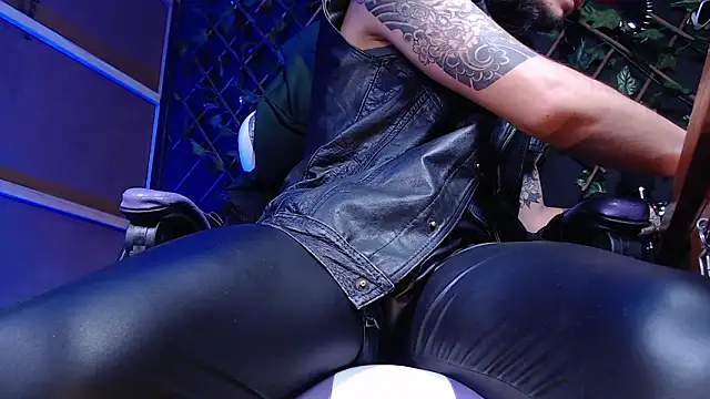 Dicaprioo_ লাইভ XXX চ্যাট