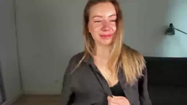 Mia_Tasty Adlı Modelin Web Kamerası Şovu