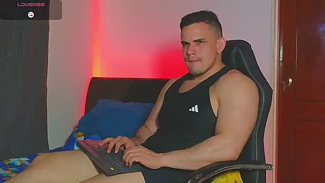 Regansmiths Adlı Modelin Canlı XXX Sohbeti