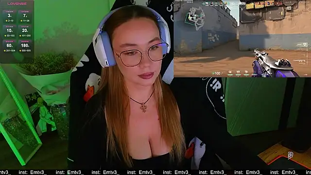 Emili1- 现场XXX聊天