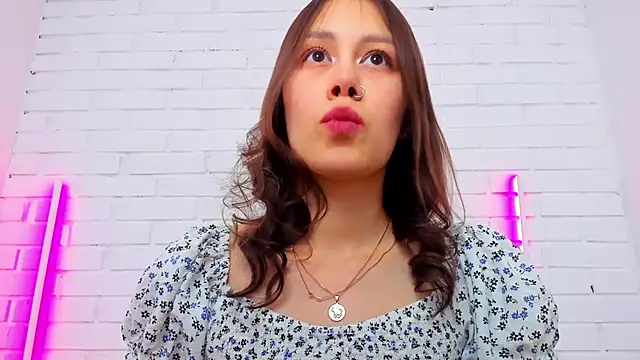 SofiaSolar's Live XXX Chat