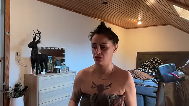 ClaireDeLunee's Live XXX Chat