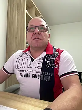 coupleLatinaLovers' Live XXX Chat