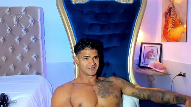 Онлайн чат XXX antonio__444