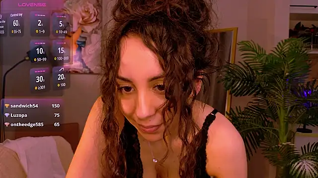 curly_jade's Live XXX Chat