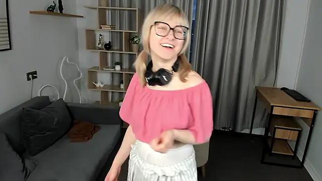 DorineSwary 现场XXX聊天