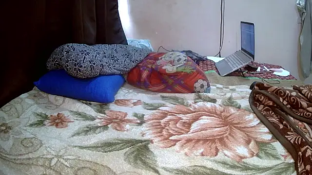 Chat XXX en directo de laddu99tamil