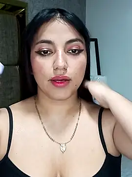 Naomy_Gomez_ Chat XXX in diretta