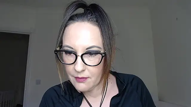 Humiliatrixxxx – Live XXX-chat