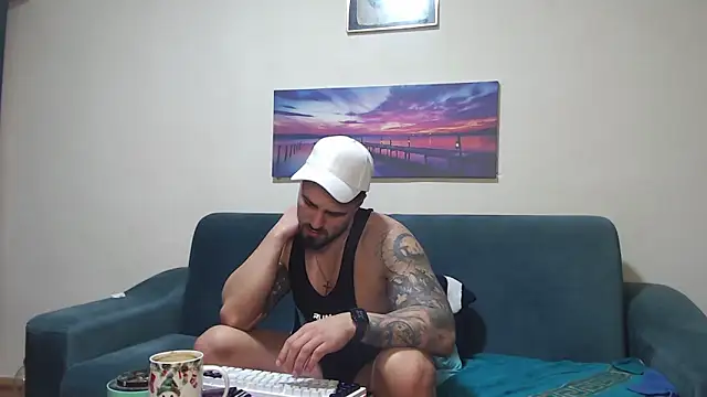XXX chat uživo modela Tiberius_hunk