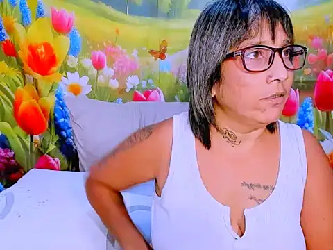 indianroxy élő XXX-chatje