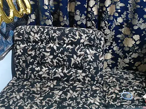 Webkamerová show urprincessnicolexxx