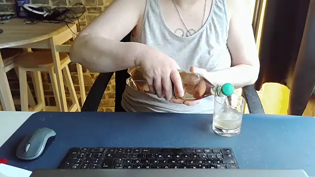 Diamond_Bite webkamerás műsora