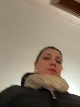 DaisyVibesss' Live XXX Chat