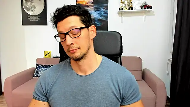 Онлайн чат XXX BrutusK08