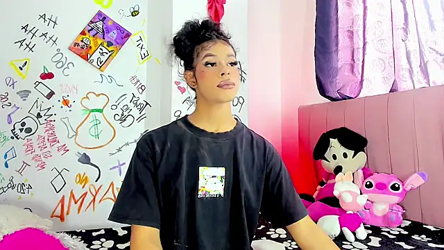 bloom444 élő XXX-chatje