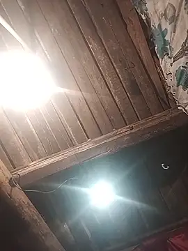 Show modela curvyyyyBabe na web-kameri