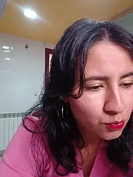 Megan_hotwife_ élő XXX-chatje