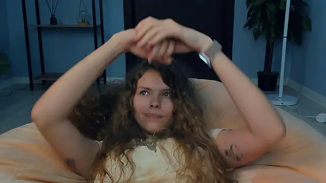 RayaNenlia Chat XXX in diretta