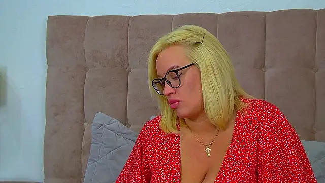 MariaNeumann Chat XXX in diretta