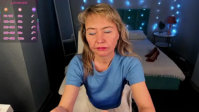 Carla_Vogue Chat XXX in diretta