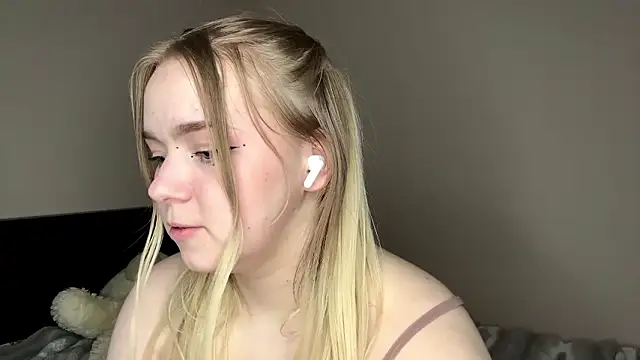 ZaraCreedon 现场XXX聊天