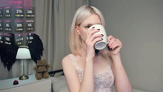 LaureMestler's Webcam Show